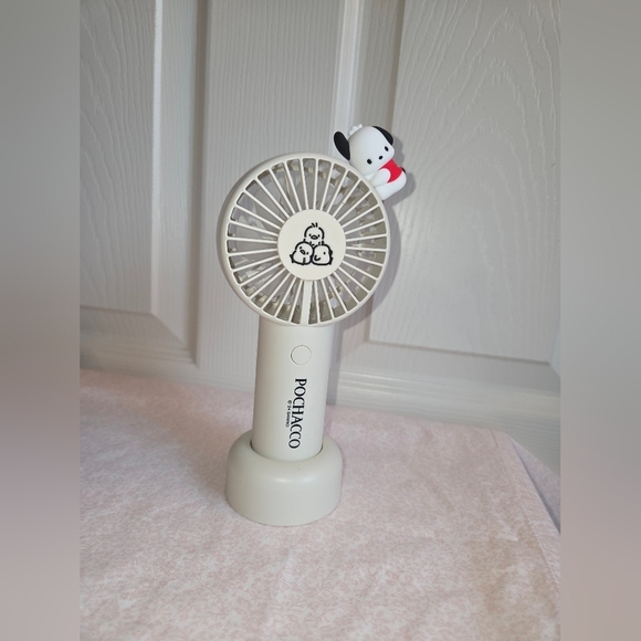 Sanrio Pochacco Handheld Fan – Portable USB/ Battery Powered (New, No Box) - Picture 2 of 4